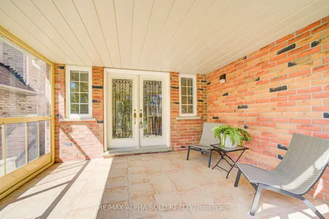 8 Hollylane Drive, ON L6C 2K1