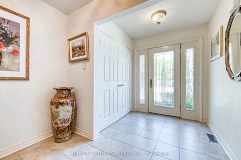 267 Aurora Heights Drive, ON L4G 5C3