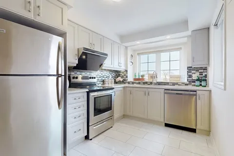 107 Mcalister Avenue, ON L4S 0L2