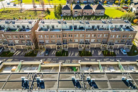 22 Arborea Lane, ON L4A 1X1