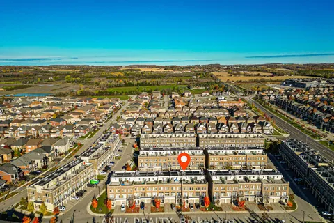 22 Arborea Lane, ON L4A 1X1