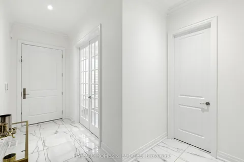 18 Casavant Court, ON L6A 5A5