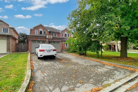 9 Tollbar Court, ON L4C 9J4