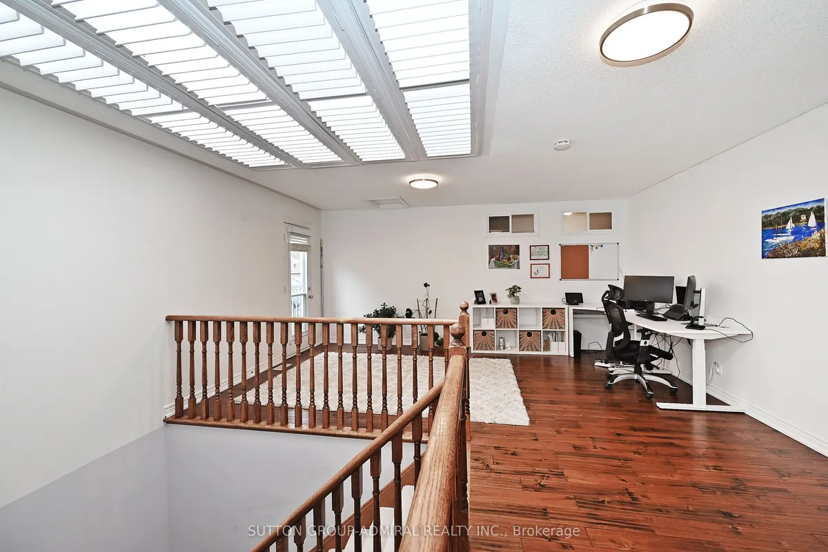 32 Seabreeze Avenue, ON L4J 8R7