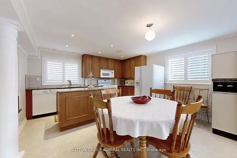 25 Little Natalie Court, ON L6A 0J2