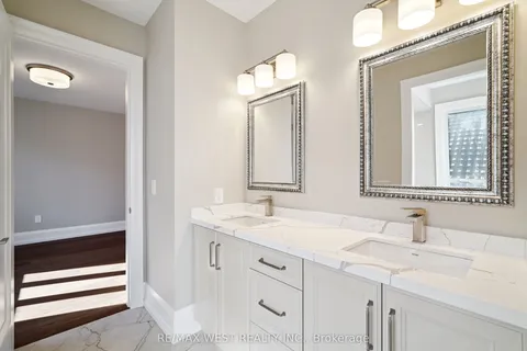 29 W Dykie Court, ON L3Z 0Y1