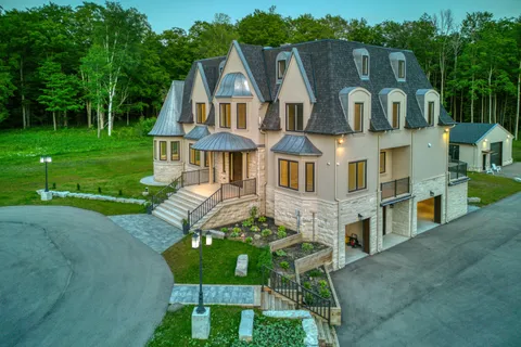 3225 Davis Drive, ON L4A 2P8