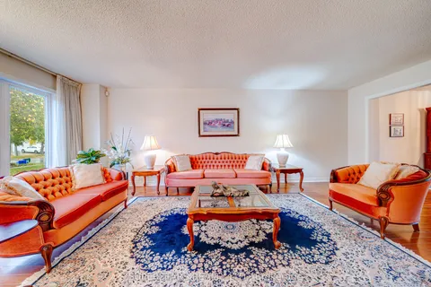 17 Hillcroft Drive, ON L3S 1R7