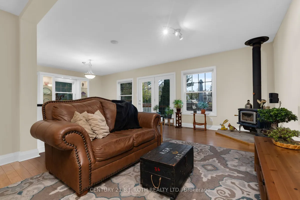 93 Catherine Avenue, ON L4G 1K6