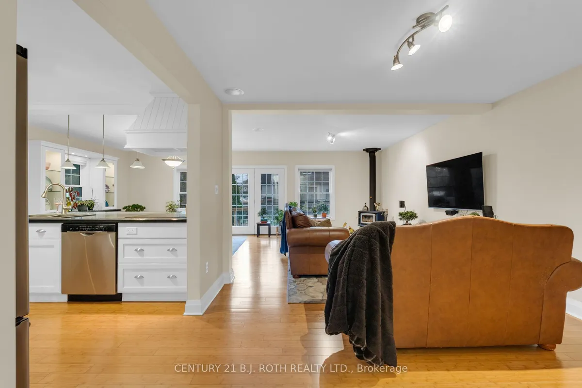 93 Catherine Avenue, ON L4G 1K6