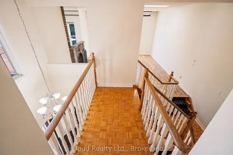 80 Venice Crescent, ON L4J 7T1