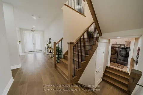 50 Carriage Shop Bend, ON L9N 0Y5