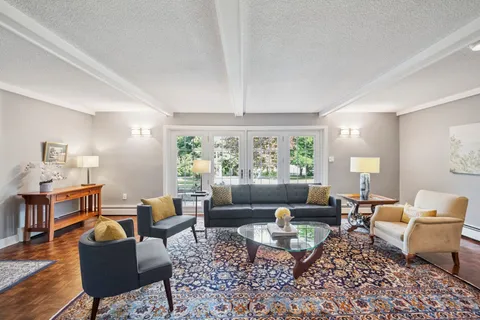 668 Mount Albert Road, ON L9N 1P1