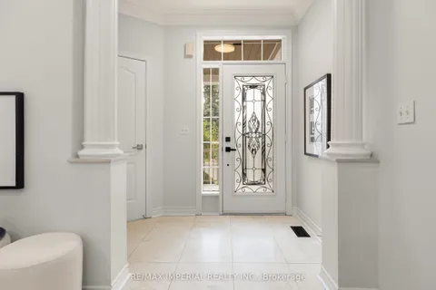 44 Hawkview Boulevard, ON L4H 2E2