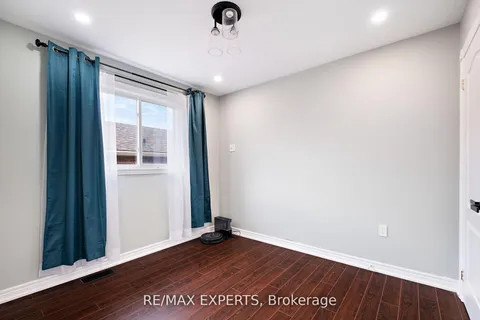 14 Aishford Road, ON L3Z 3E3