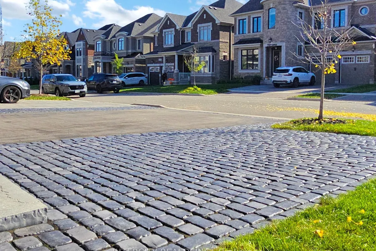 68 Klein Mills Road, ON L4H 4W1