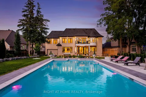 10 Yongeview Avenue, ON L4C 7A4