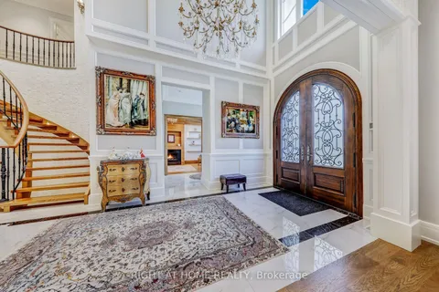 10 Yongeview Avenue, ON L4C 7A4