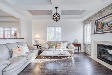 8 Glendower Crescent, ON L4P 0A5