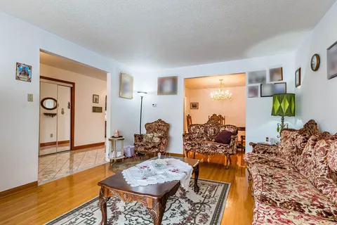 126 Spruce Avenue, ON L4C 6W1