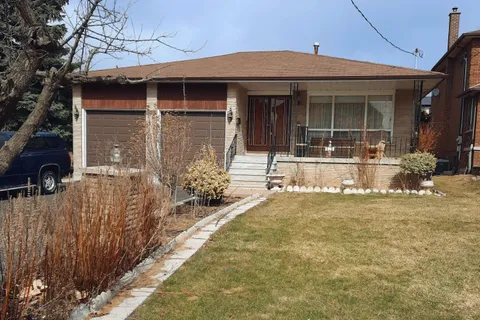 126 Spruce Avenue, ON L4C 6W1