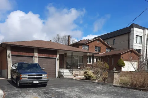 126 Spruce Avenue, ON L4C 6W1