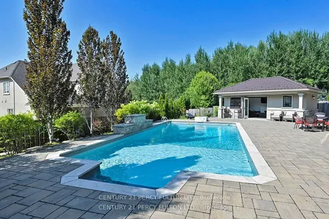 19 Sir Giancarlo Court, ON L6A 0C6