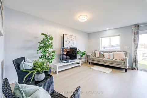 17 Willowbank Avenue, ON L4E 3B4