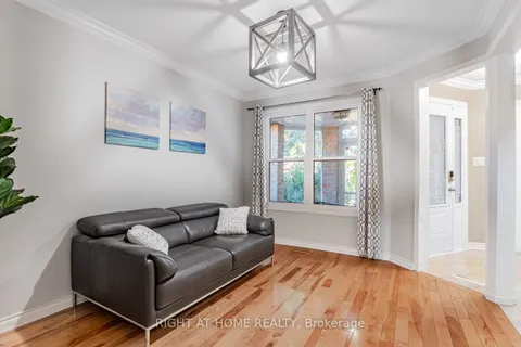 16 Marchwood Crescent, ON L4C 8M7