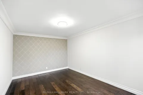 100 Eleanor Circle, ON L4C 6K7