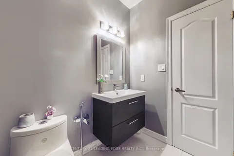 18 Fountain Court, ON L4S 2K4