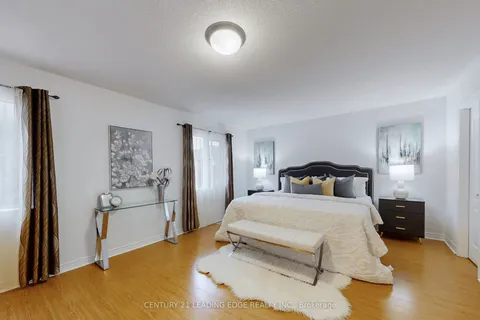 18 Fountain Court, ON L4S 2K4