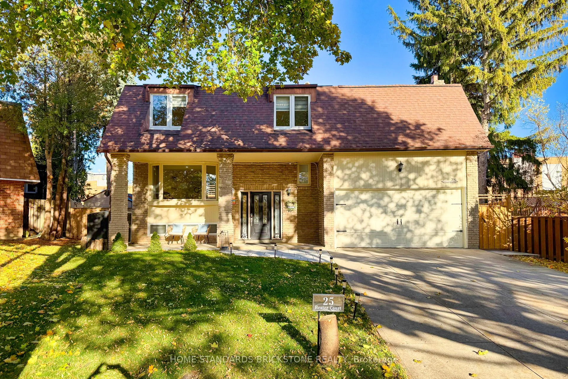 25 Hester Court, ON L3T 3K4