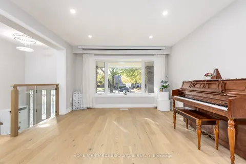 25 Hester Court, ON L3T 3K4