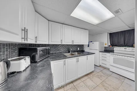 945 Nantyr Drive, ON L9S 1S7