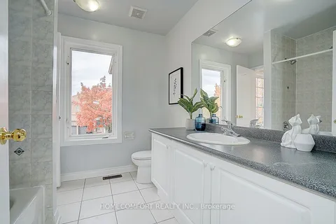 9 Chipmunk Trail, ON L4H 2E7