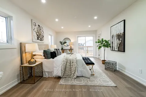 267 Pine Beach Drive, ON L4P 2V7