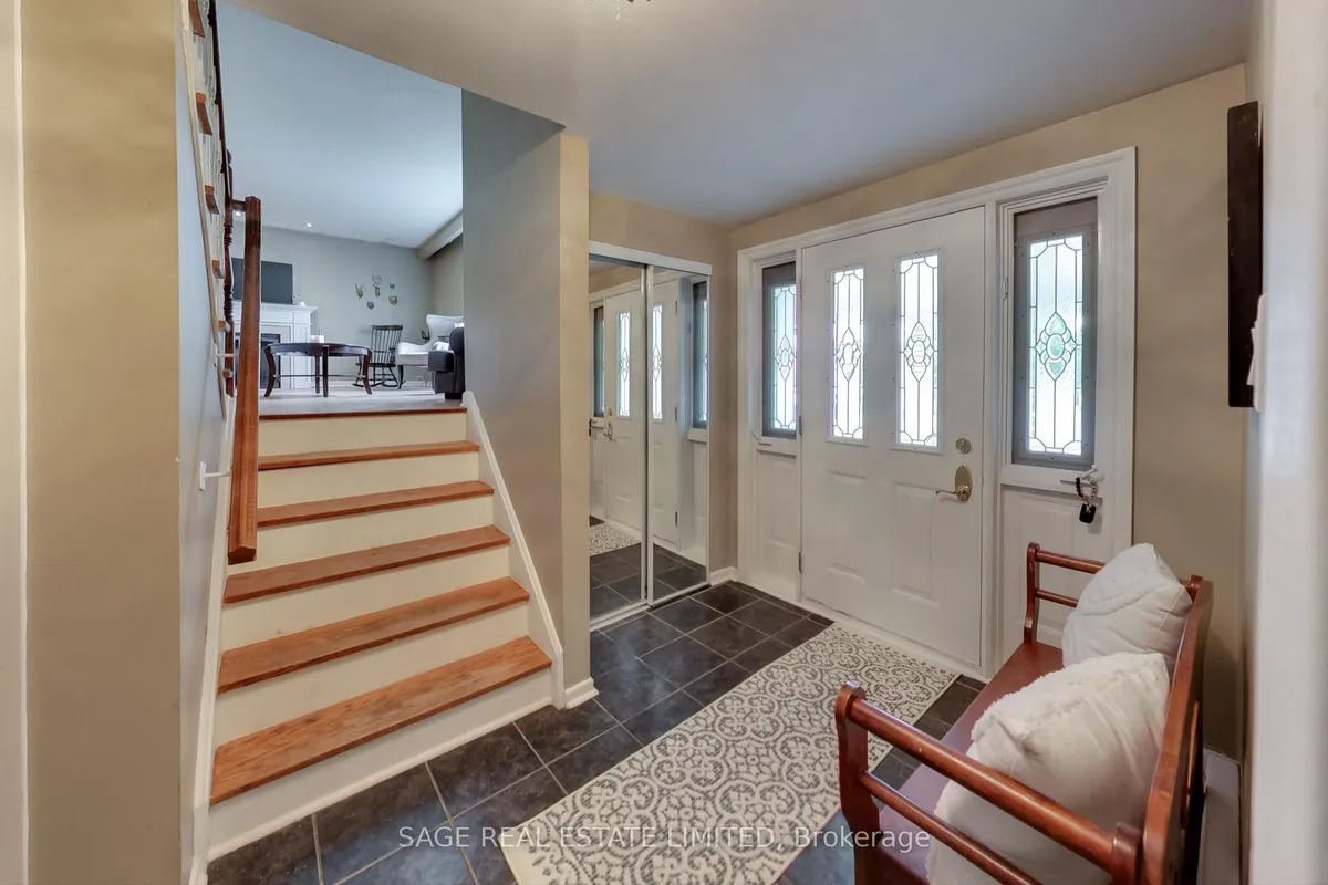 6 Dunsinane Drive, ON L3T 3K2