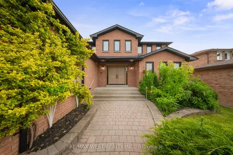 4 Snowcrest Crescent, ON L3S 2V9