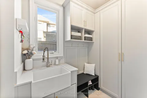 39 Rivoli Drive, ON L4H 3X2