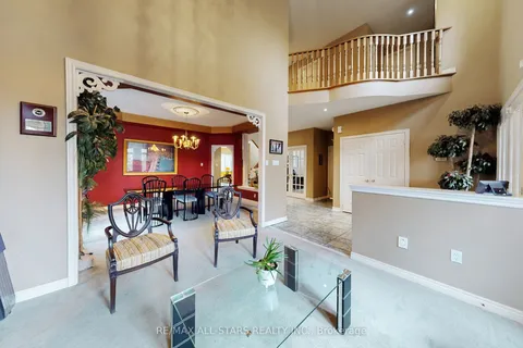 54 Bretton Circle, ON L3S 3R1