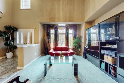 54 Bretton Circle, ON L3S 3R1