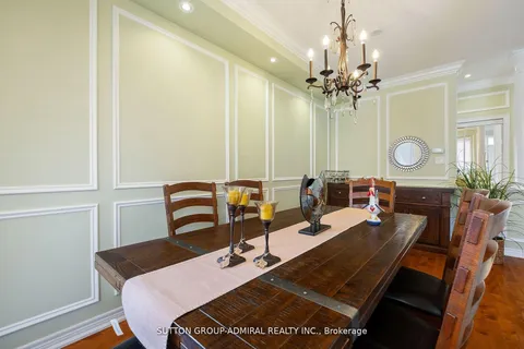 11 Thistle Avenue, ON L4E 0B6