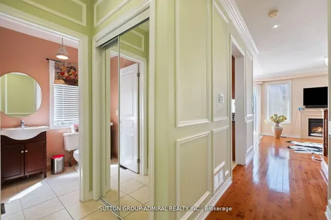 11 Thistle Avenue, ON L4E 0B6