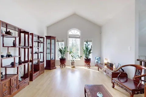 2 Snively Street, ON L4E 3E7