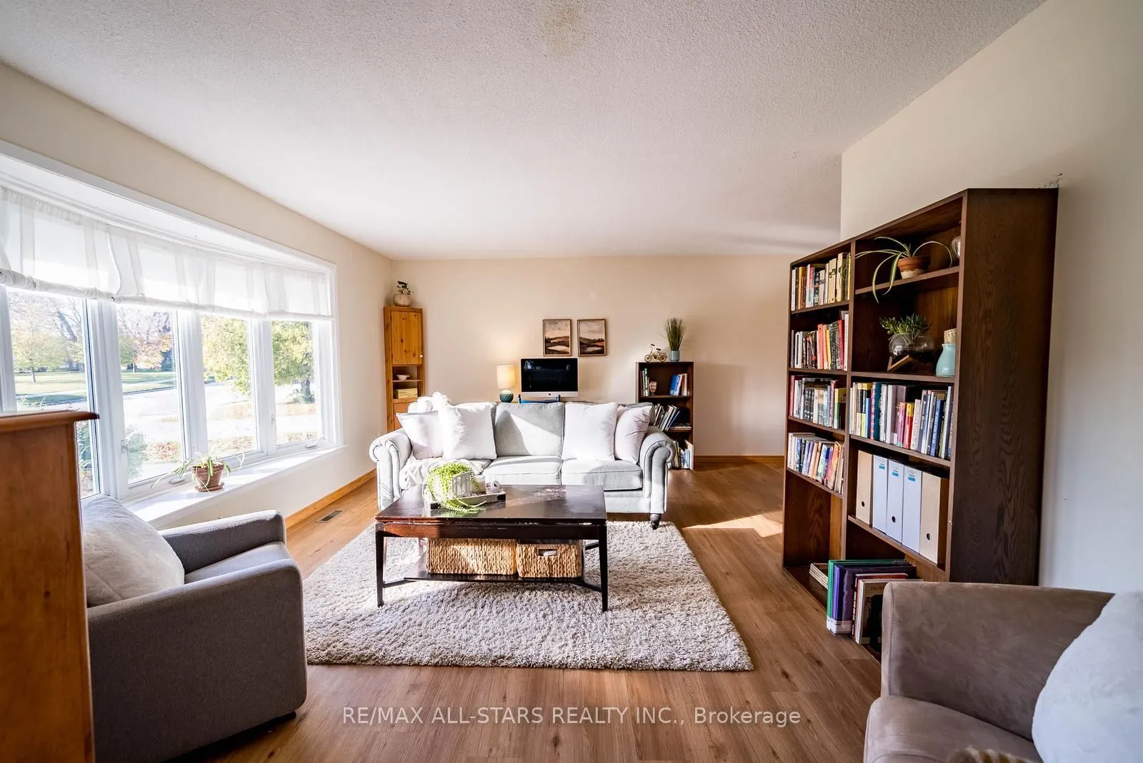 115 Stouffer Street, ON L4A 6A3