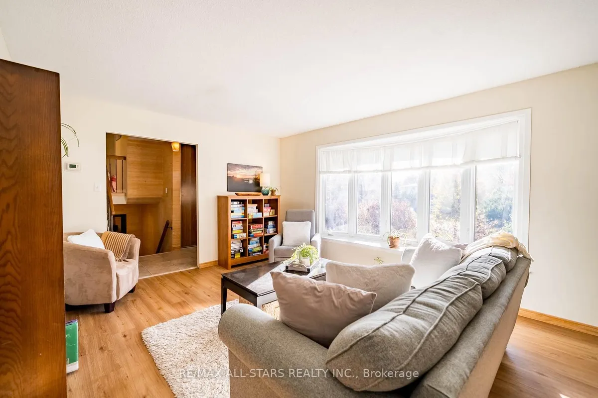 115 Stouffer Street, ON L4A 6A3