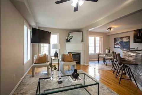 142 Millcliff Circle, ON L4G 7N8