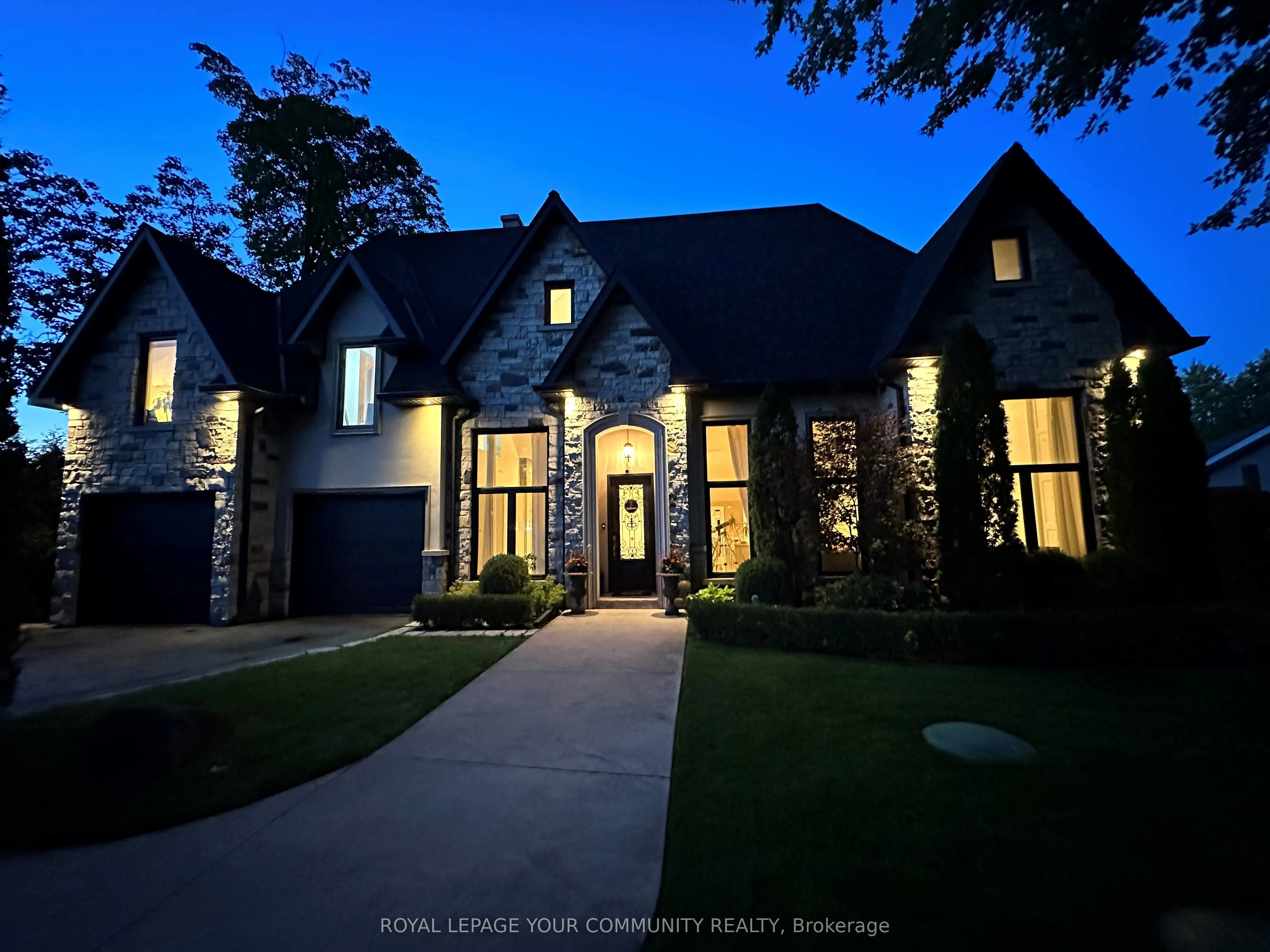 378 Old Bloomington Road, ON L4G 0M2