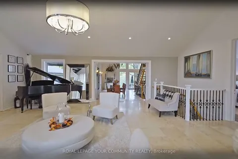 378 Old Bloomington Road, ON L4G 0M2